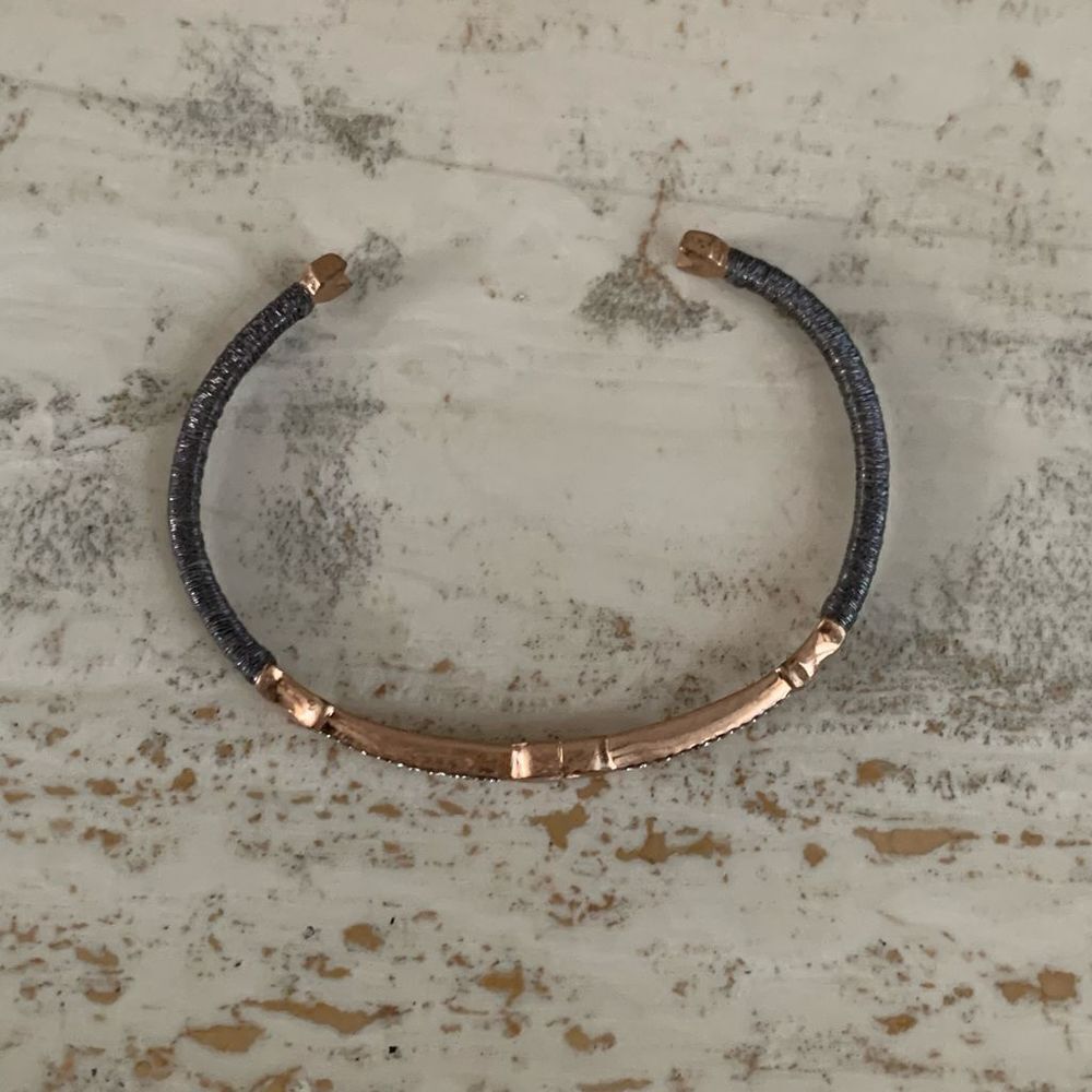 Stella dot rose gold arrow motif “resilience” cuff - Picture 5 of 7